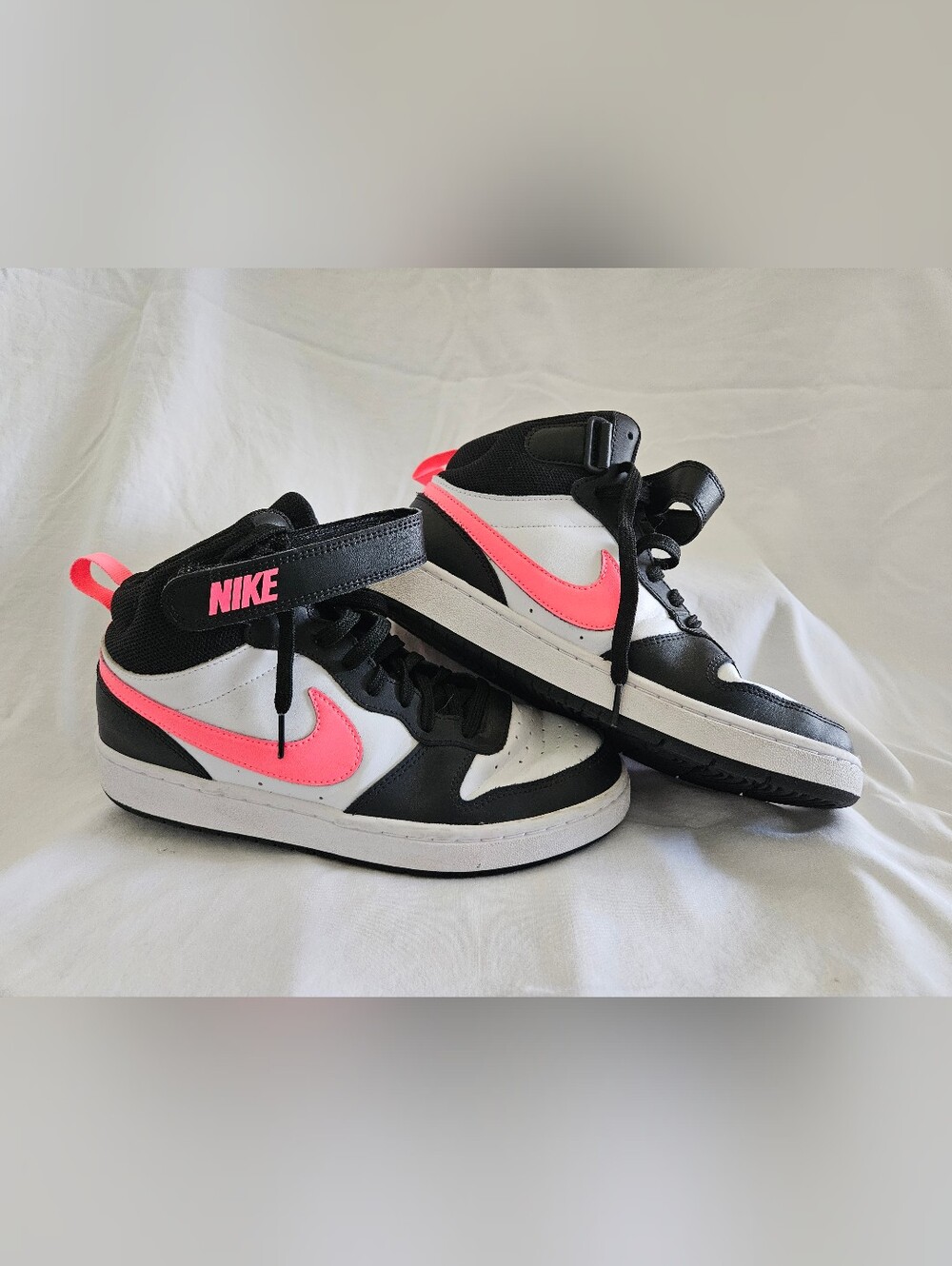 Nike Court Borough Mid 2 Mid Kids Sneakers in Black White Neon Pink Size 7Y/8.5W